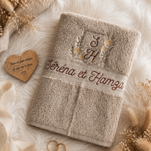 Drap de bain mariage personnalisé – Monogramme des mariés brodé