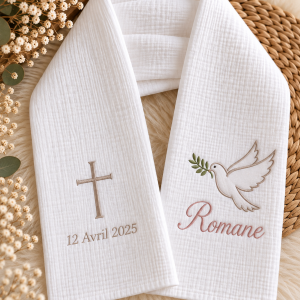 Echarpe de baptême avec une colombe et une croix